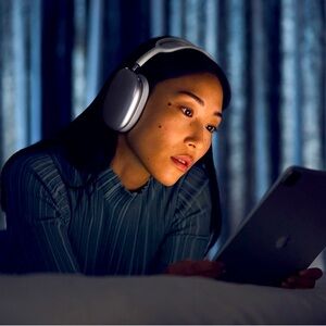 AirPod Maxes Grey ANC (Dm me for shipping)